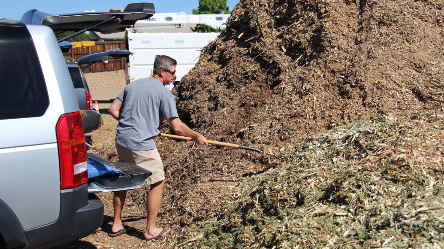 Free Mulch Pickup at Willow Spring Service Center